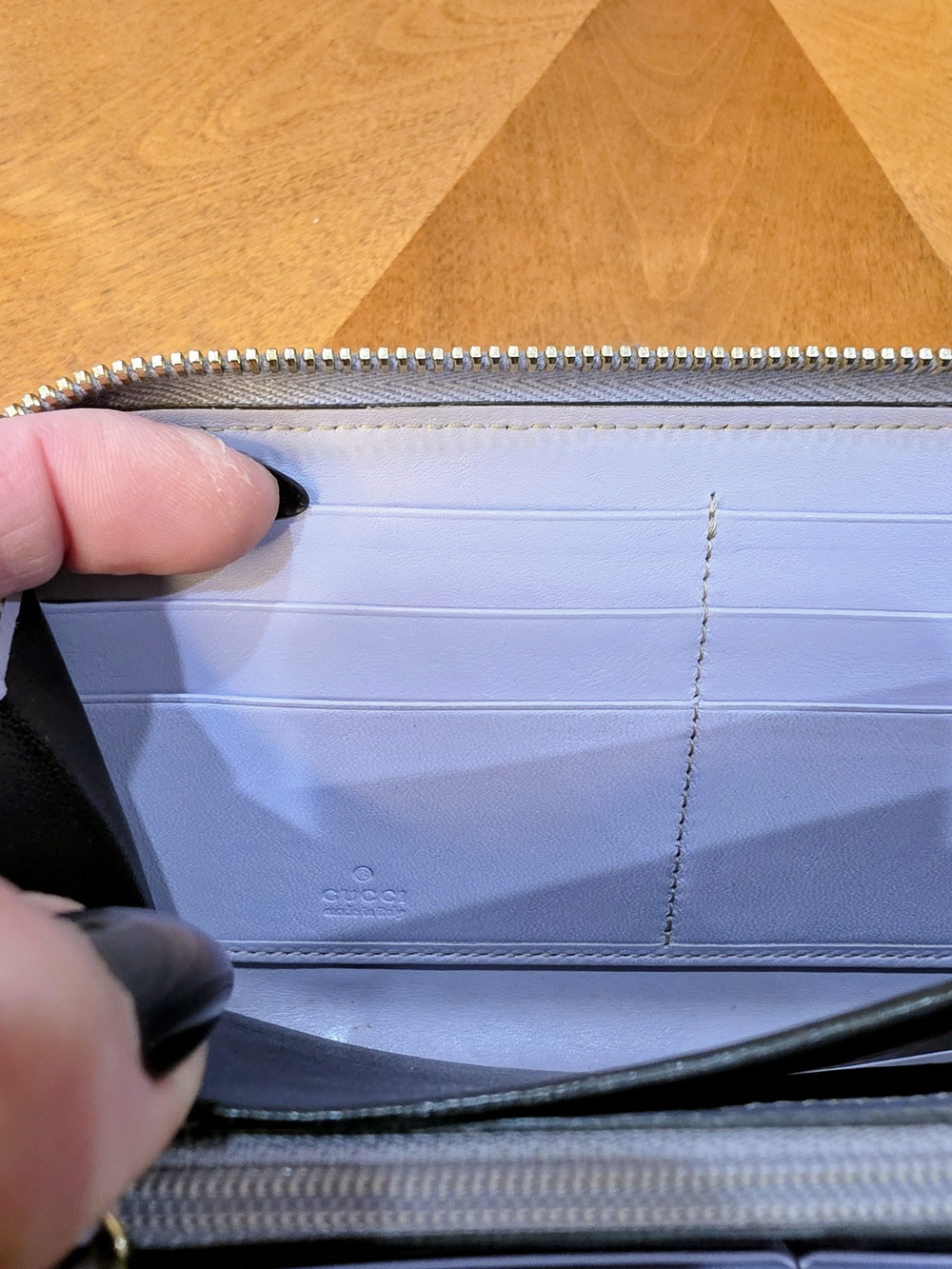 Gucci Beige & Lavender GG Supreme Zip-Around Wallet - Picture 3 of 10